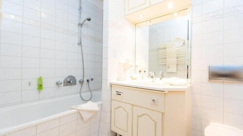 Hotel Erbprinz Ludwigslust - Badezimmer