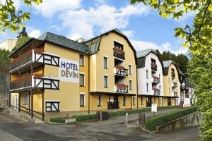 Hotel-Aussenansicht