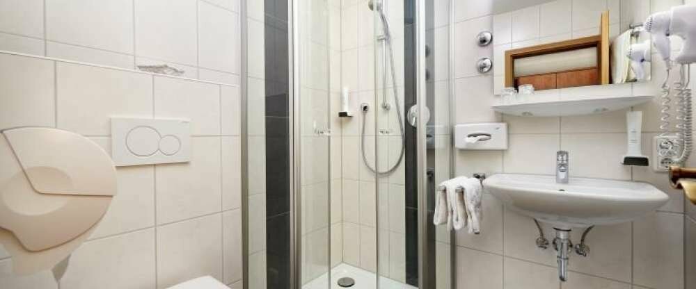 Hotel - Gasthof zur Rose - Badezimmer