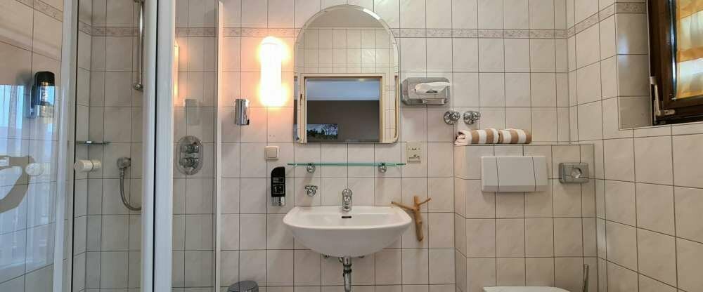 Hotel Goldenes Fass - Badezimmer