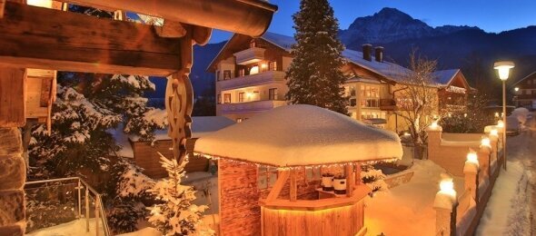 Hotel und das Almstüberl im Winter, Quelle: Wellness-und Landhotel Prinz- Romantik & Wellness