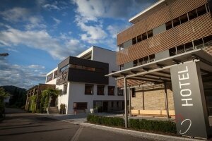 Hotel Kirnbacher Hof - Hotel-Außenansicht