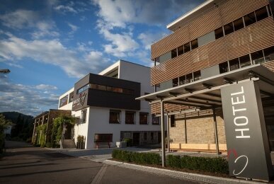 Hotel Kirnbacher Hof - Hotel-Außenansicht, Quelle: Hotel Kirnbacher Hof