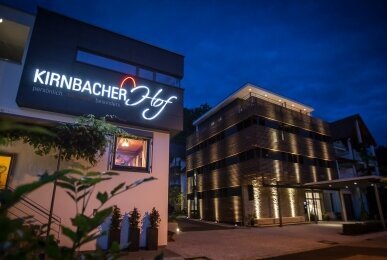 Hotel Kirnbacher Hof - Hotel-Außenansicht, Quelle: Hotel Kirnbacher Hof