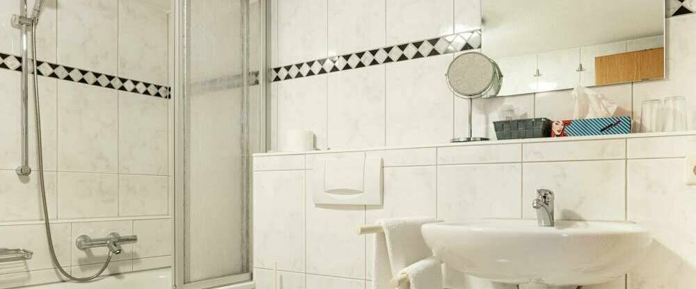 Hotel*** Landgasthof zum Pflug - Badezimmer