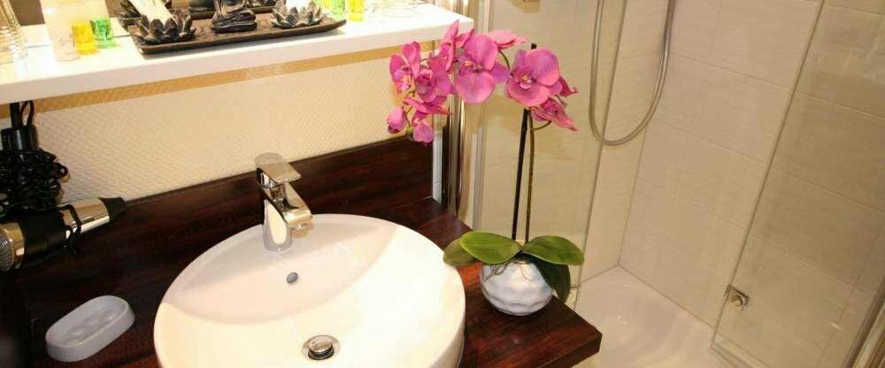 Hotel Modena - Badezimmer