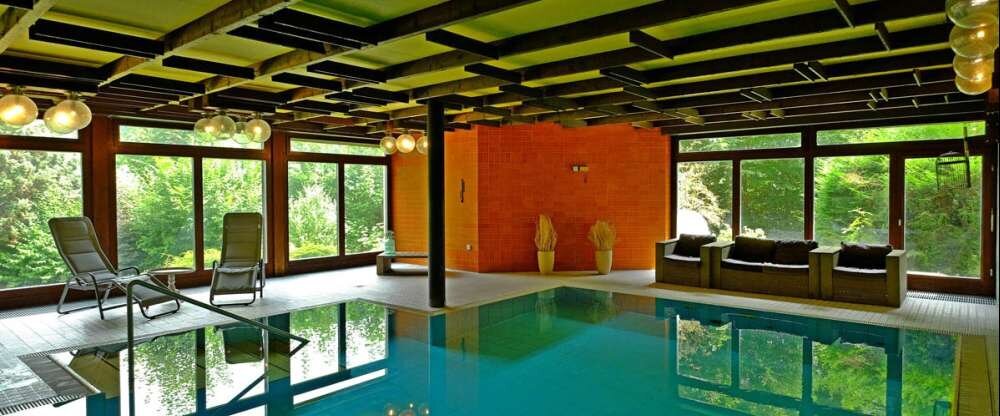 Hotel Orbtal - Hotel-Schwimmbad