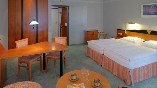 Hotel Orbtal - Hotel-Außenansicht