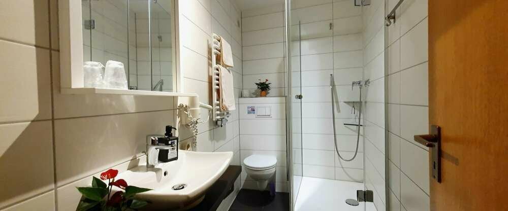 Hotel-Pension Grüne Linde - Badezimmer
