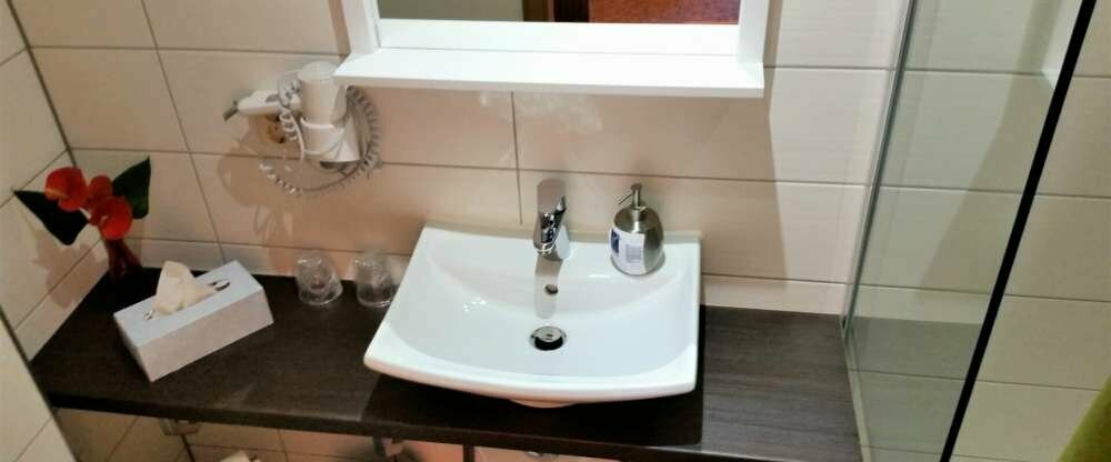 Hotel-Pension Grüne Linde - Badezimmer