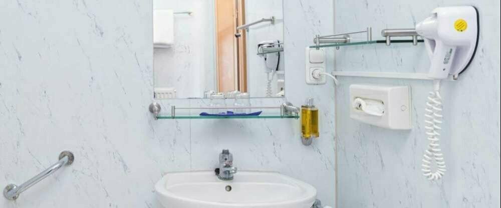 Hotel Plöner See by Tulip Inn - Badezimmer