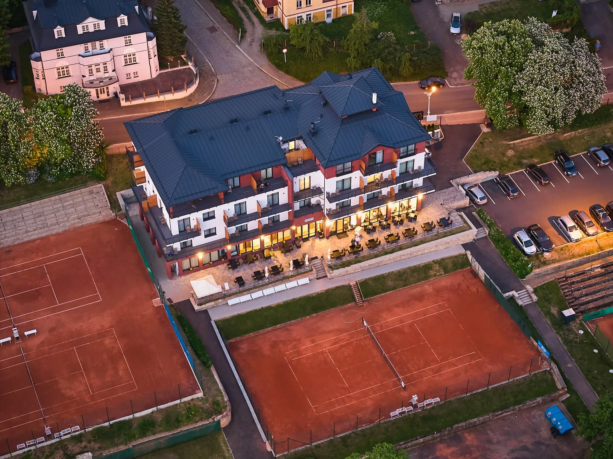 Hotel Queens - Hotel-Außenansicht