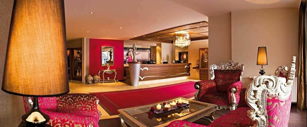 Hotel Rezeption / Lounge