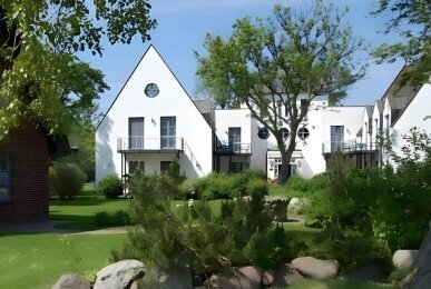 Hotel Rügenschmiede - Hotel-Außenansicht, Quelle: Hotel Rügenschmiede vis a vis Hiddensee