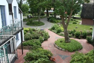 Hotel Rügenschmiede - Terrasse/Außenbereich, Quelle: Hotel Rügenschmiede vis a vis Hiddensee