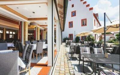 Hotel Schlossgasthof Rösch - Terrasse/Außenbereich