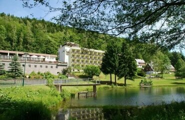 Hotel Schwarzbachtal Hideaway - Hotel-Außenansicht, Quelle: Hotel Schwarzbachtal Hideaway