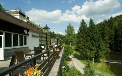 Hotel Schwarzbachtal Hideaway - Terrasse/Außenbereich