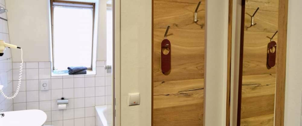 Hotel & Restaurant - Hotel-Außenansicht