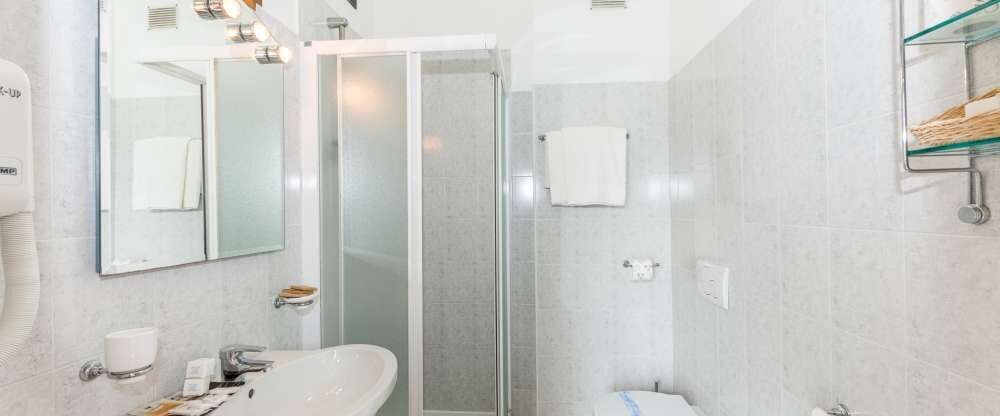 Hotel Zenit - Badezimmer