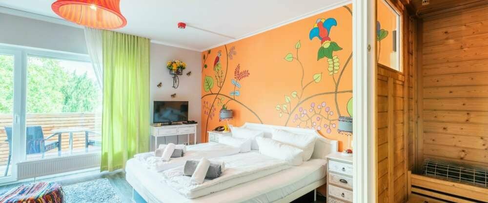 Themenzimmer mit Sauna und Wasserbett