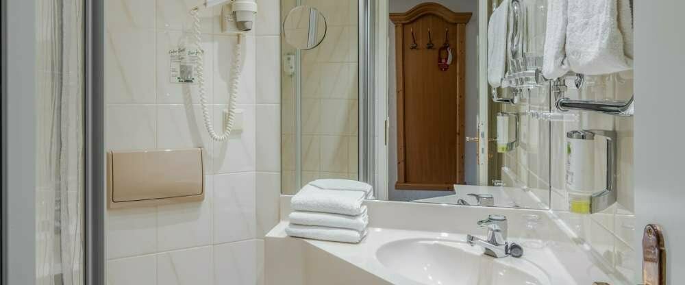 Hotel Zollhaus Betriebs GmbH - Badezimmer