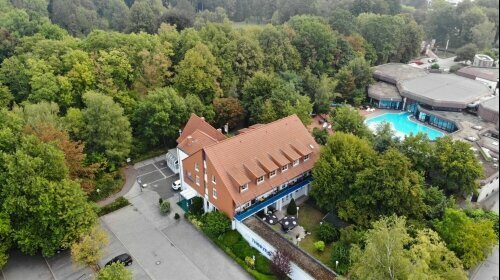 Luftaufnahme Hotel zur Therme 