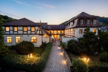 Hotelansicht, Quelle: Hotel Restaurant Schloss Döttingen