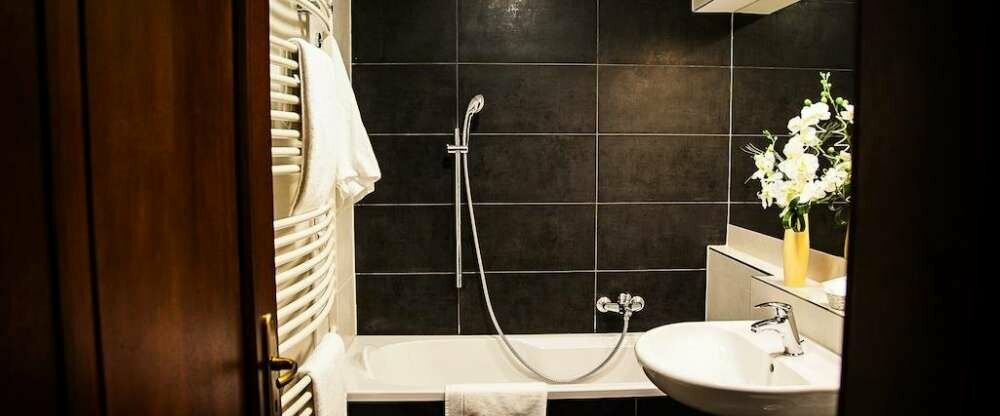 Hotelzimmer mit Badewanne