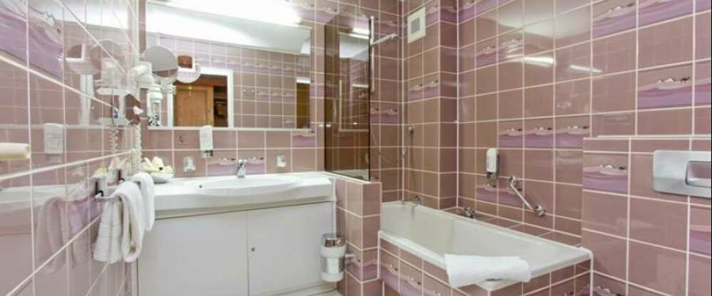 Hotelzimmer mit Badewanne