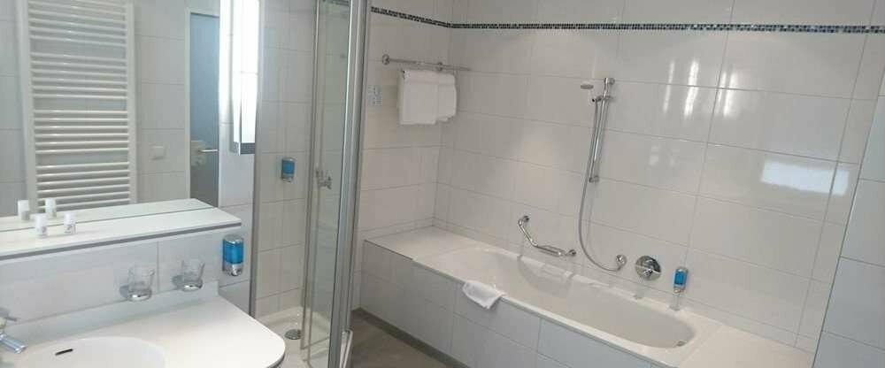 Hotelzimmer mit Badewanne