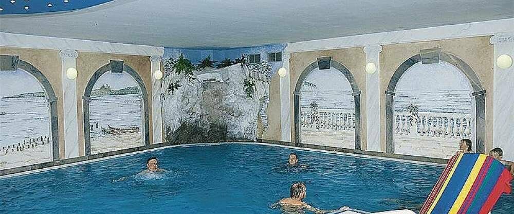 Indoor Pool im Waldhotel Göhren