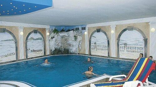 Indoor Pool im Waldhotel Göhren