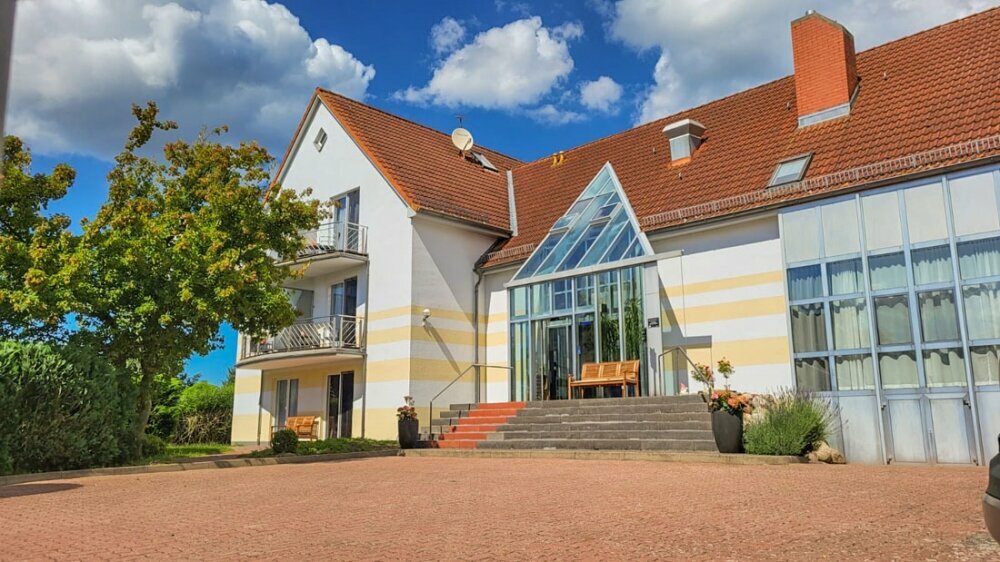 Inselhotel Kleiner Bodden - Hotel-Außenansicht, Quelle: Inselhotel Kleiner Bodden