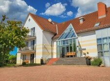 Inselhotel Kleiner Bodden - Hotel-Außenansicht