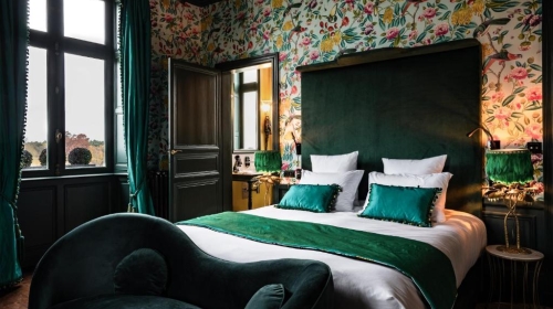 Betreten Sie die legendären Gärten von Babylon, wo üppige Vegetation, himmlische Landschaften und betörende Düfte ein irdisches Paradies erschaffen. Eine prachtvolle, grüne Auszeit zu einem der sieben Weltwunder der Antike.