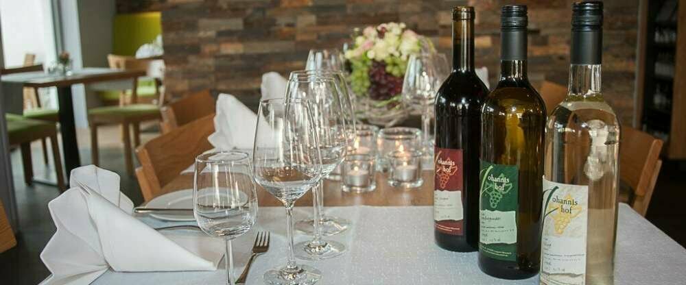 Johannishof Wein-Café & Gästehaus - Restaurant