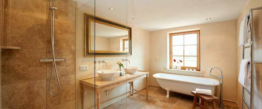 Junior Suite Hof Badezimmer