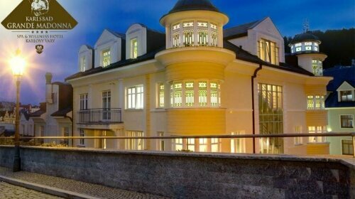 Karlsbad Grande Madonna Spa & Wellness Hotel - Hotel-Außenansicht