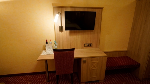 Unsere stilvoll eingerichteten Einzel-Zimmer im St. Martiner Castell verbinden modernen Komfort mit dem besonderen Charme der Pfalz. Warme Farben, hochwertige Materialien und liebevolle Details schaffen eine entspannte Wohlfühlatmosphäre.
Unsere Sprossen