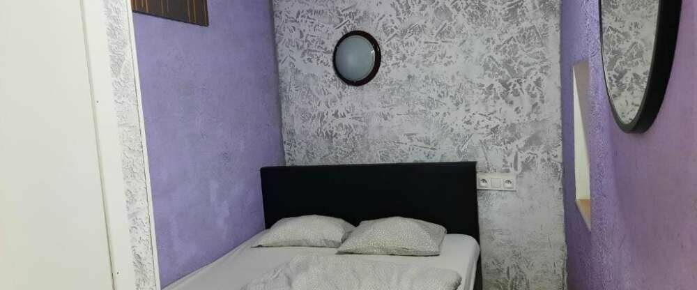 Kleines Doppelzimmer mit eigenem Badezimmer für 2 Personen mit Standard Ausstattung