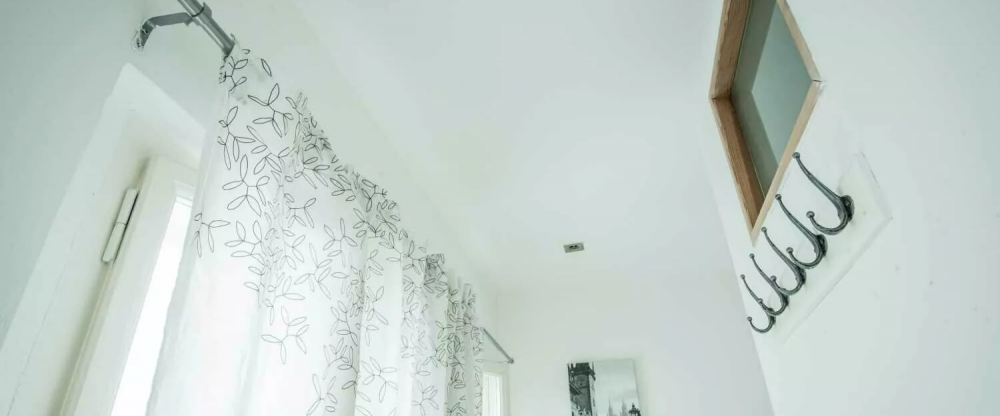 kleines Doppelzimmer mit eigenem Bad 