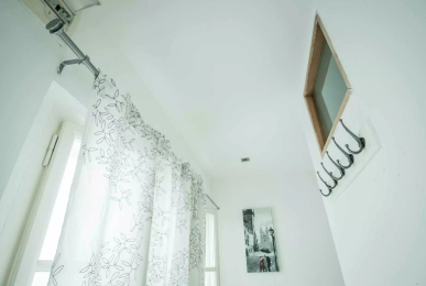 kleines Doppelzimmer mit eigenem Bad , Quelle: Charles Bridge Hostel and Apartments