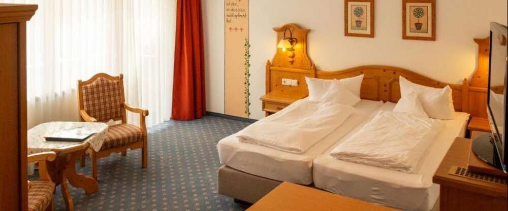Das Komfort bietet eine Minibar, Sat-TV und Bademäntel. Es verfügt über einen Balkon mit herrlichem Bergblick.