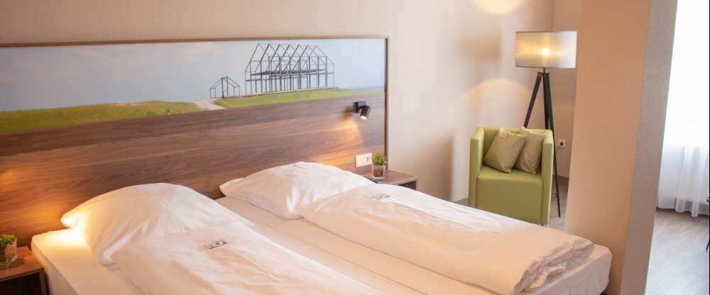 Die mit großen bodentiefen Fenstern ausgestatten Komfort Doppelzimmer sind perfekt geeignet für Geschäftsreisende, Touristen und Liebespaare die Wert auf wichtige Annehmlichkeiten legen, die sie auch von zu Hause gewohnt sind. Mit großzügigen 26m² Fläc