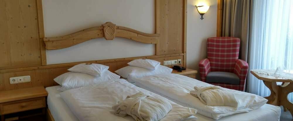 Komfort-Doppelzimmer Gartenseite