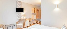 Komfort Doppelzimmer mit Dusche, Quelle: Johannishof Wein-Café & Gästehaus