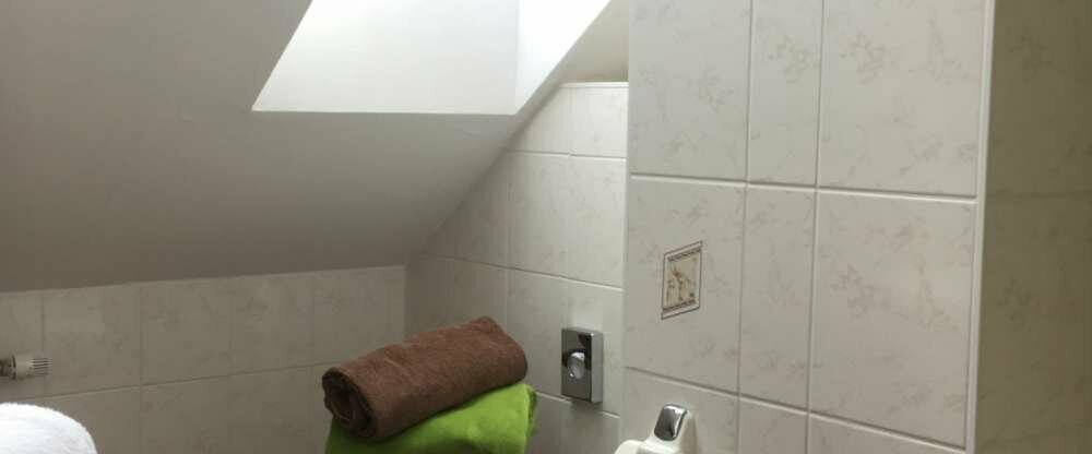 Badezimmer mit Dusche / WC im Komfort Einzelzimmer