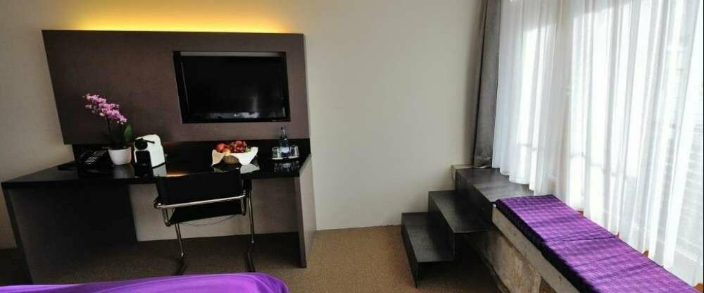 Ebenerdiges Komfort PLUS - WEHRGANG - Zimmer mit Balkon (über zwei kleine Stufen erreichbar). Zustellbett / Babybett möglich