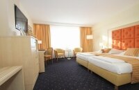 Komfortable & moderne Zimmer in Gießen. Alle Zimmer sind Nichtraucher-Zimmer und standardmäßig mit einem Schreibtisch, Telefon, Safe, einer Sitzgelegenheit und Kaffee-/Teezubereitungsmöglichkeit ausgestattet.